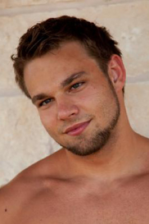 Photo of Logan Taylor