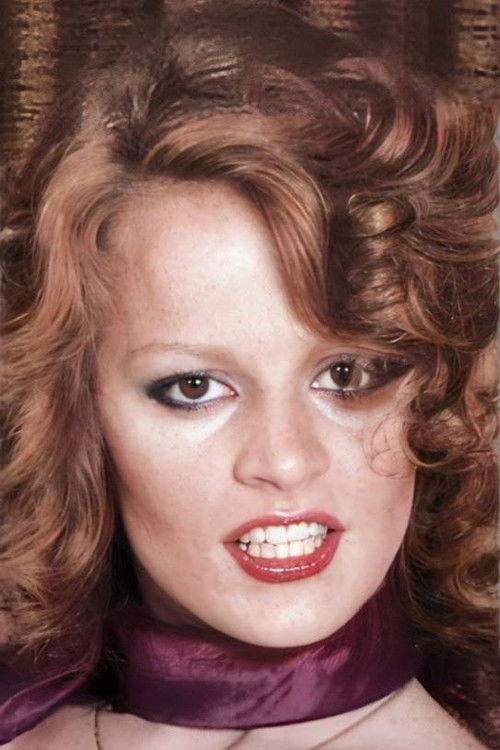 Photo of Lisa De Leeuw