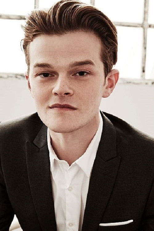 Photo of Robert Aramayo