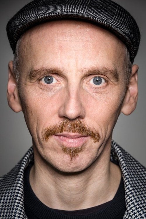 Photo of Ewen Bremner