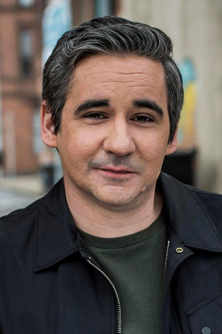 Photo of Iain Robertson