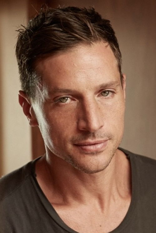 Photo of Simon Rex