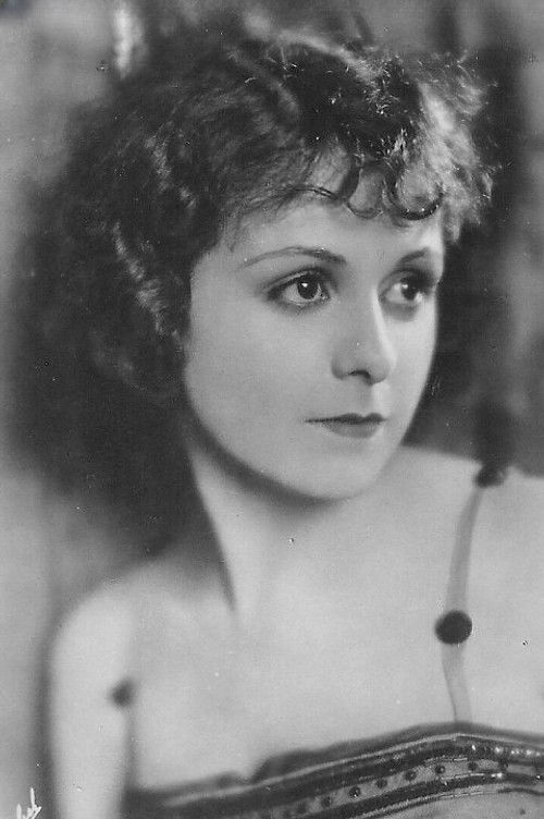 Photo of Louise Lorraine
