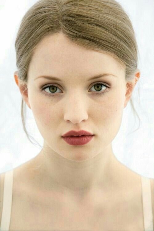 Photo of Emily Browning