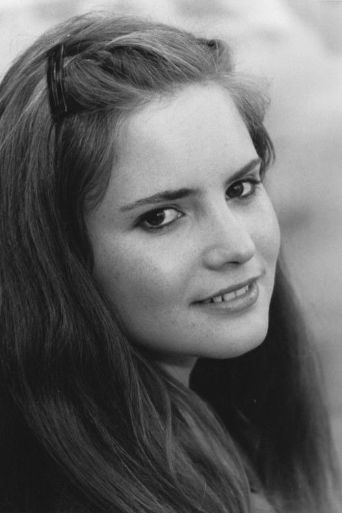 Photo of Jennifer Jason Leigh