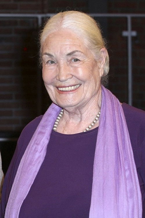 Photo of Ellen Schwiers