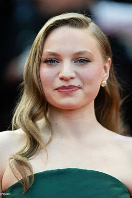 Photo of Mia Threapleton