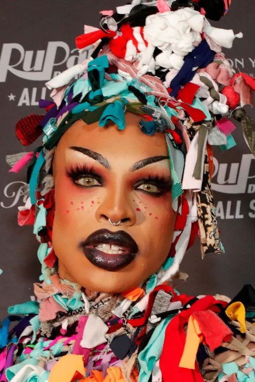 Photo of Yvie Oddly