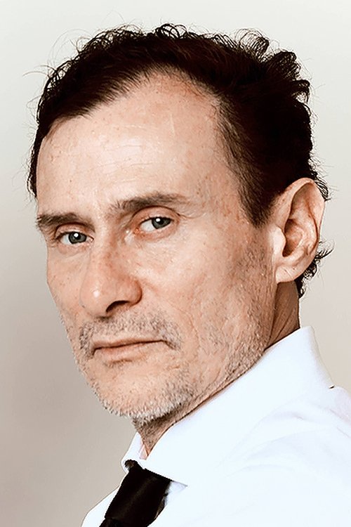 Photo of Enrique Díaz