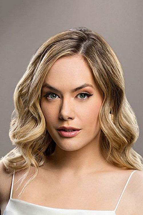 Photo of Annika Noelle