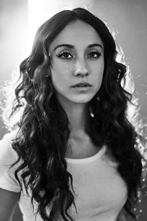 Photo of Stella Maeve