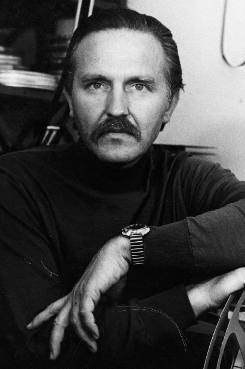 Photo of Stan VanDerBeek