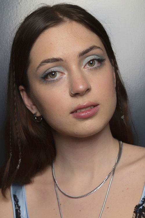 Photo of Lizzy McAlpine