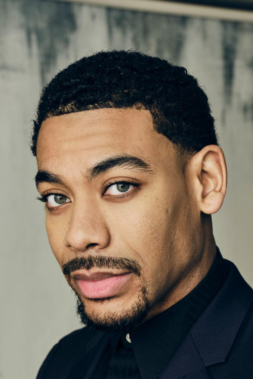 Photo of Aaron Pierre