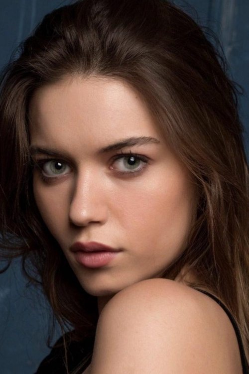 Photo of Afra Saraçoğlu