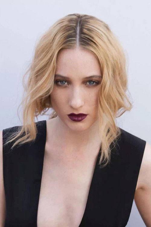 Photo of Sophie Lowe