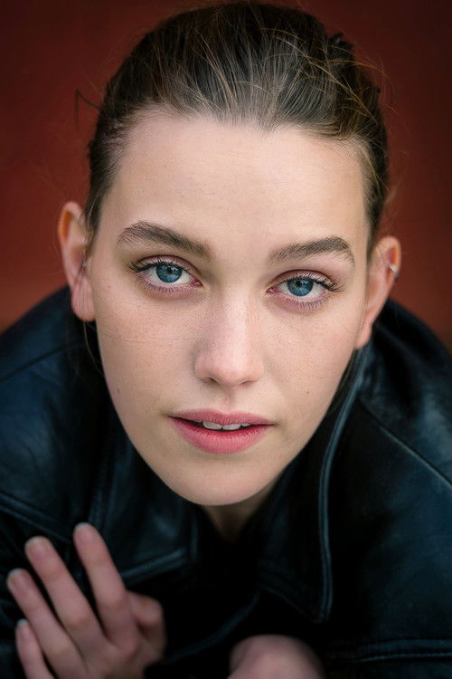 Photo of Victoria Pedretti
