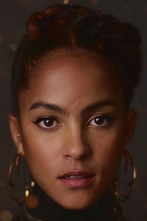 Photo of Lou Llobell