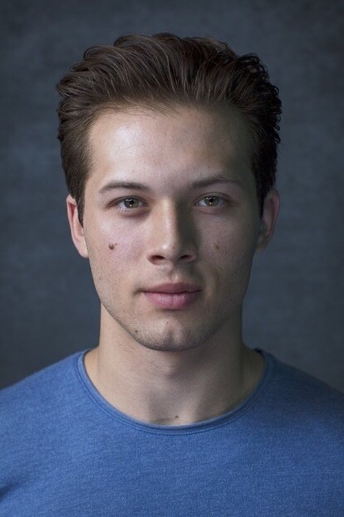 Photo of Leo Howard