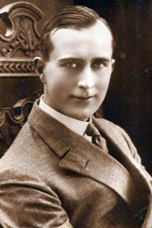 Photo of Gregory Scott