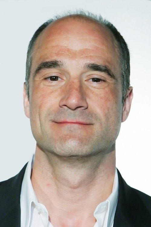 Photo of Elias Koteas