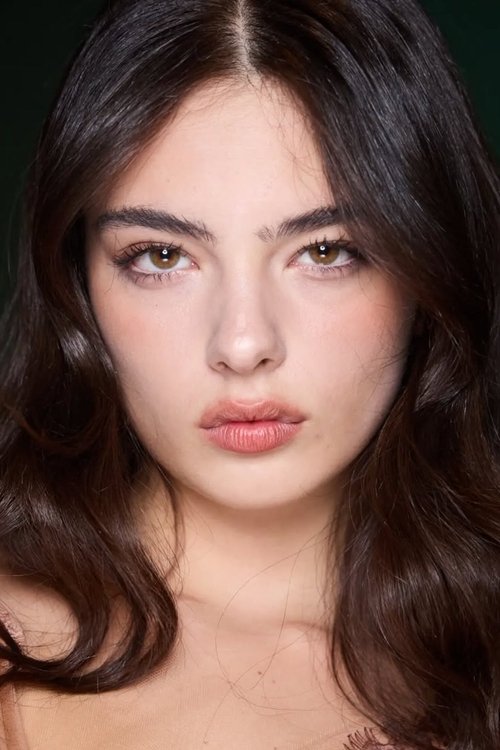 Photo of Deva Cassel