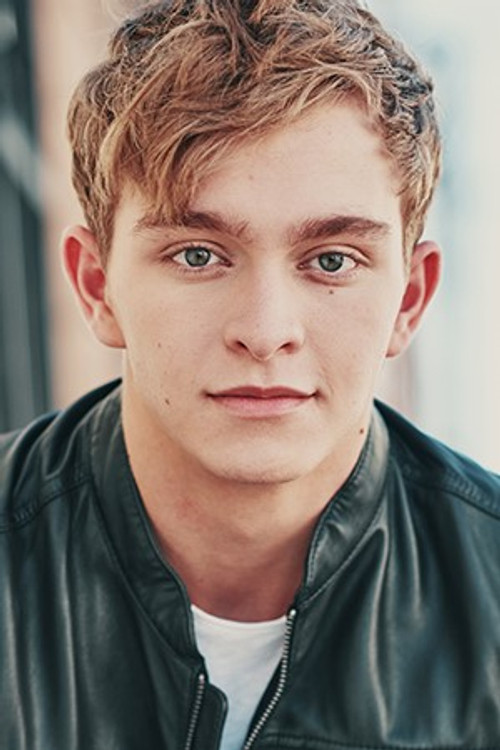 Photo of Gavin Lewis