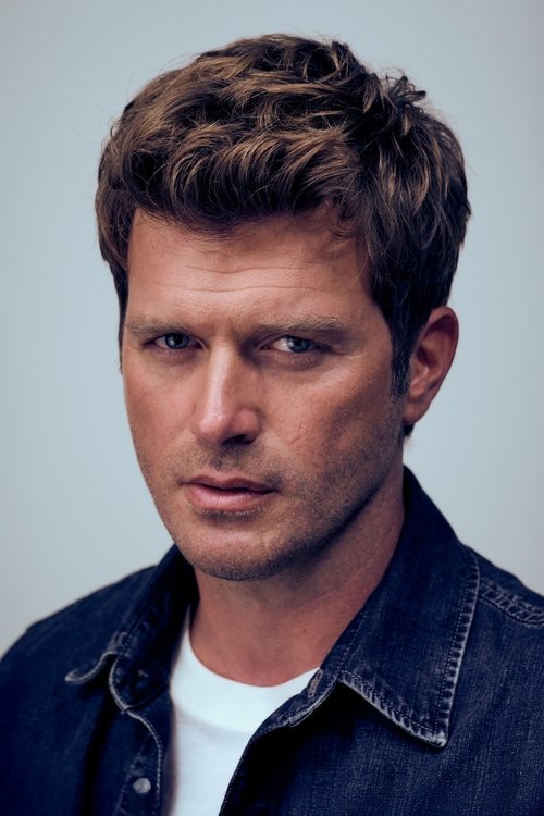 Photo of Kıvanç Tatlıtuğ