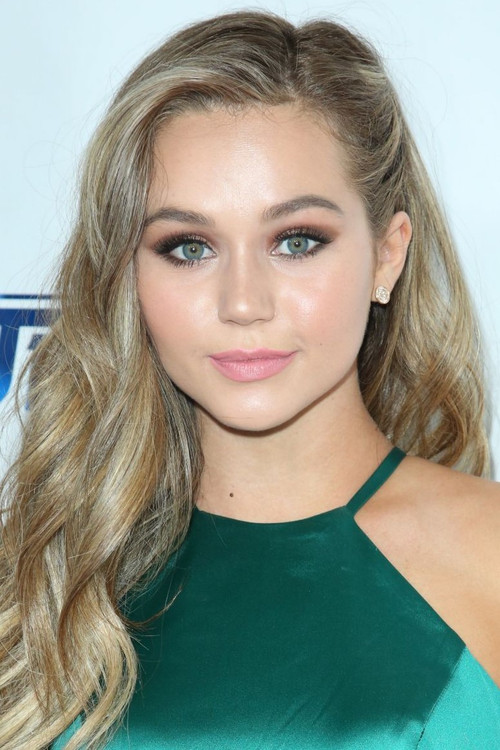 Photo of Brec Bassinger