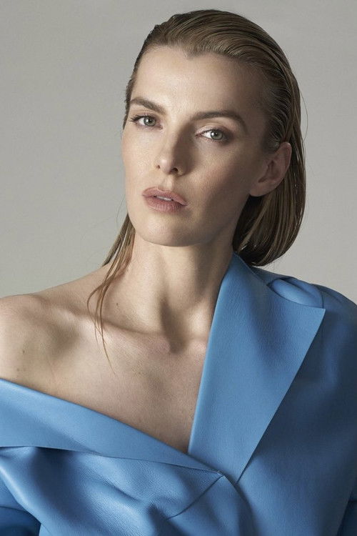 Photo of Betty Gilpin