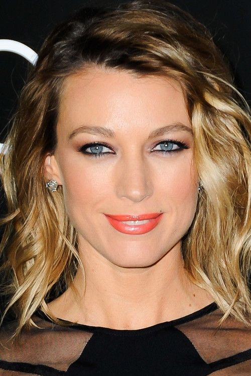 Photo of Natalie Zea