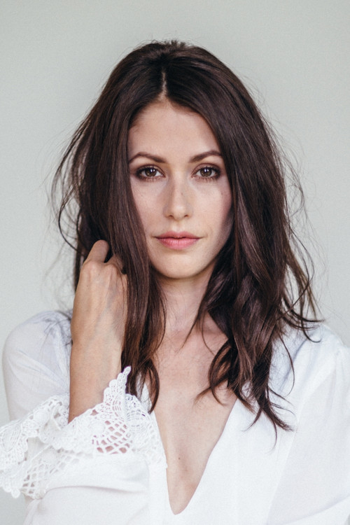 Photo of Amanda Crew
