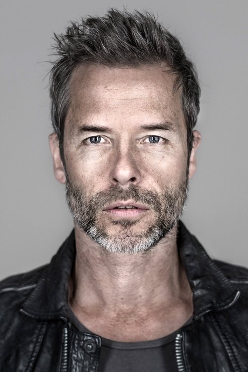 Photo of Guy Pearce