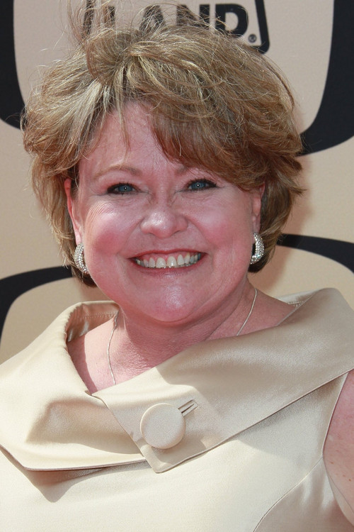 Photo of Lauren Tewes