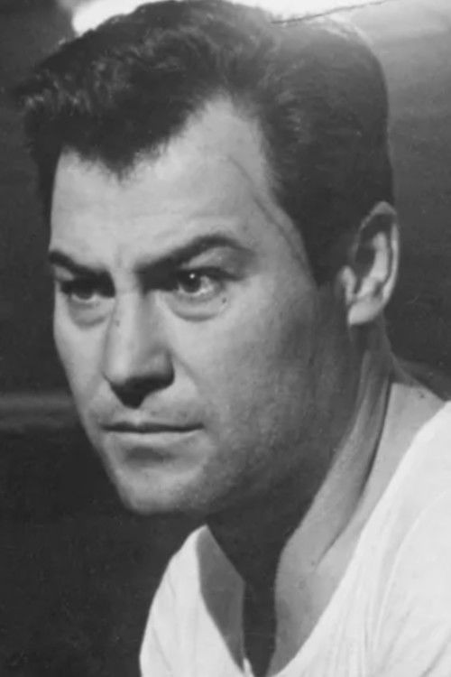 Photo of Leonardo Villar