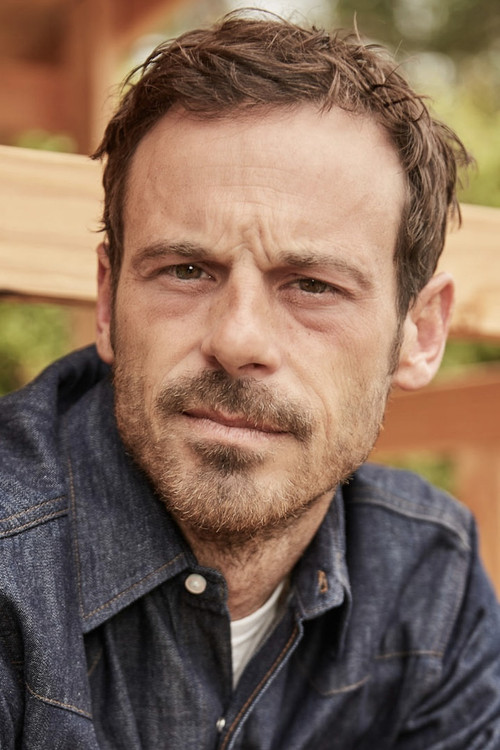 Photo of Scoot McNairy