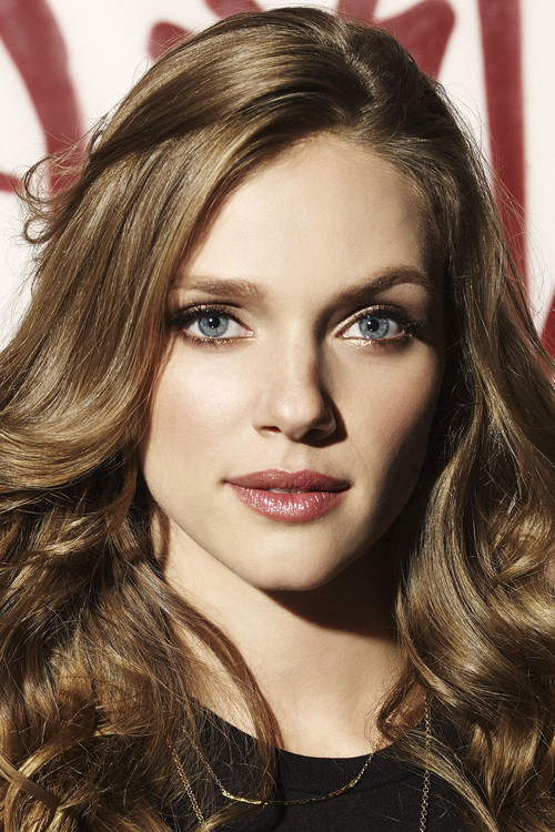 Photo of Tracy Spiridakos