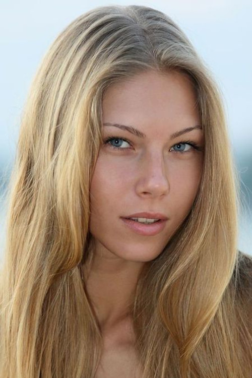 Photo of Anjelica Hanson