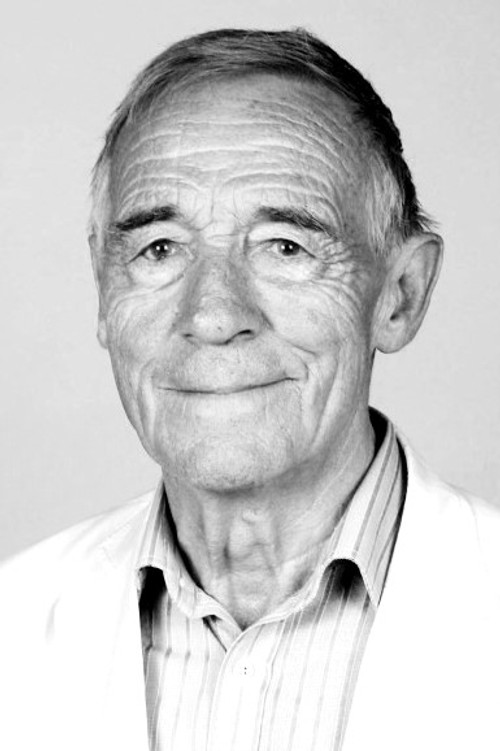 Photo of Michael Jayston