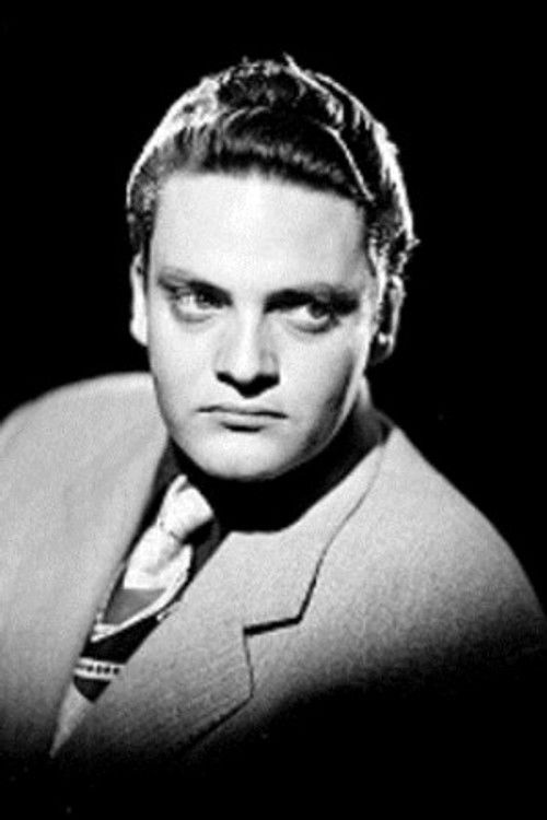 Photo of Víctor Parra