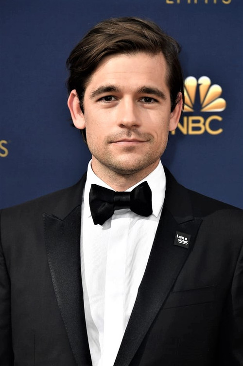 Photo of Jason Ralph