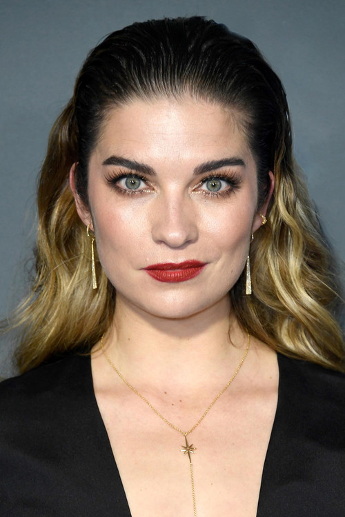 Photo of Annie Murphy