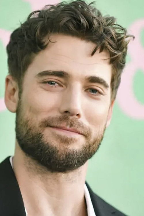 Photo of Dustin Milligan