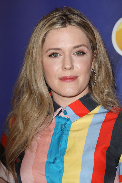 Photo of Harriet Dyer