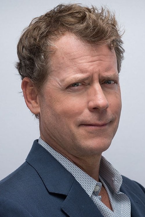 Photo of Greg Kinnear