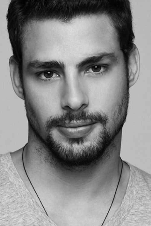 Photo of Cauã Reymond