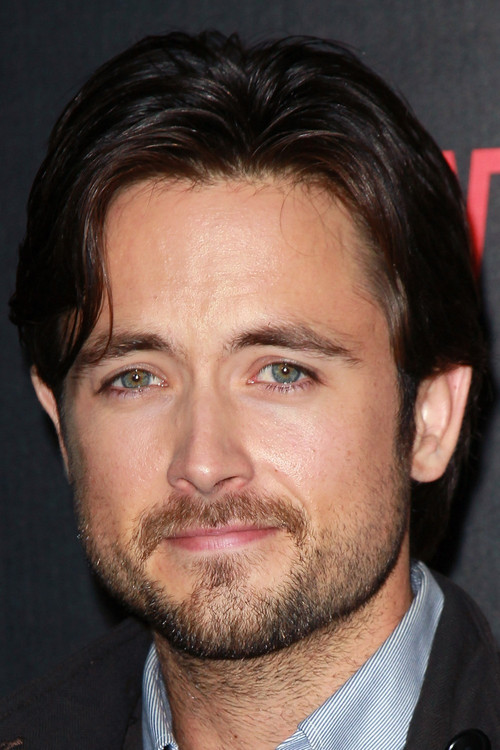 Photo of Justin Chatwin