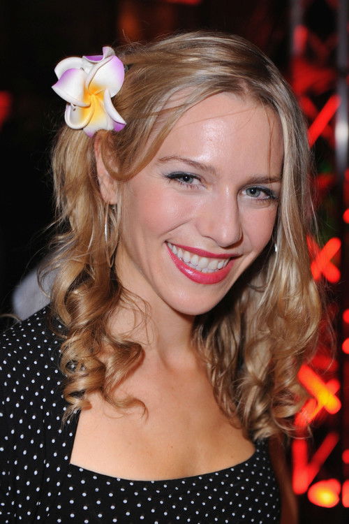 Photo of Julia Dietze