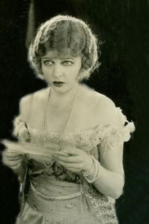 Photo of Clarissa Selwynne