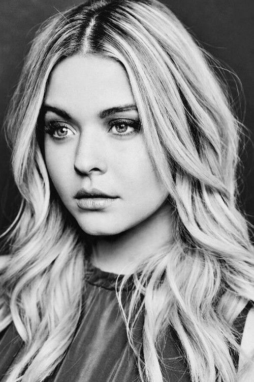 Photo of Sasha Pieterse